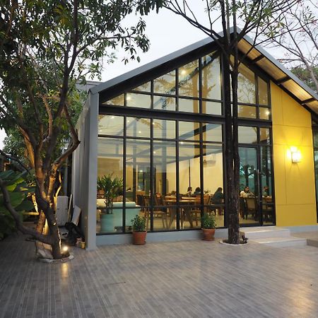 Warila Hotel Samut Prakan Exterior foto