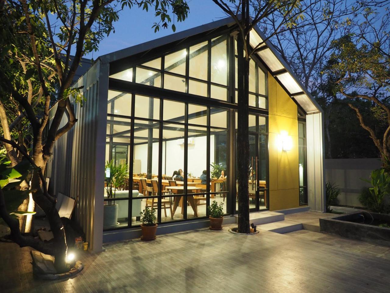 Warila Hotel Samut Prakan Exterior foto