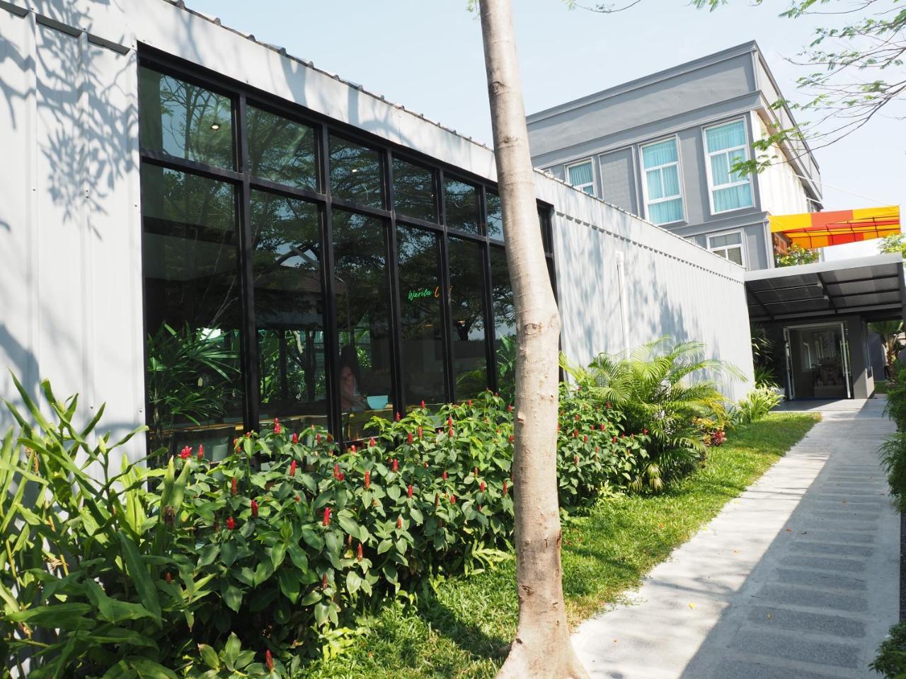 Warila Hotel Samut Prakan Exterior foto